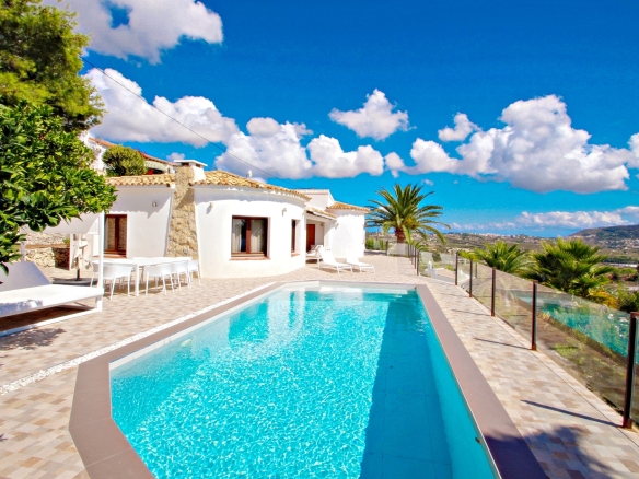 Suerte – villa con vista al mar y piscina privada Moraira